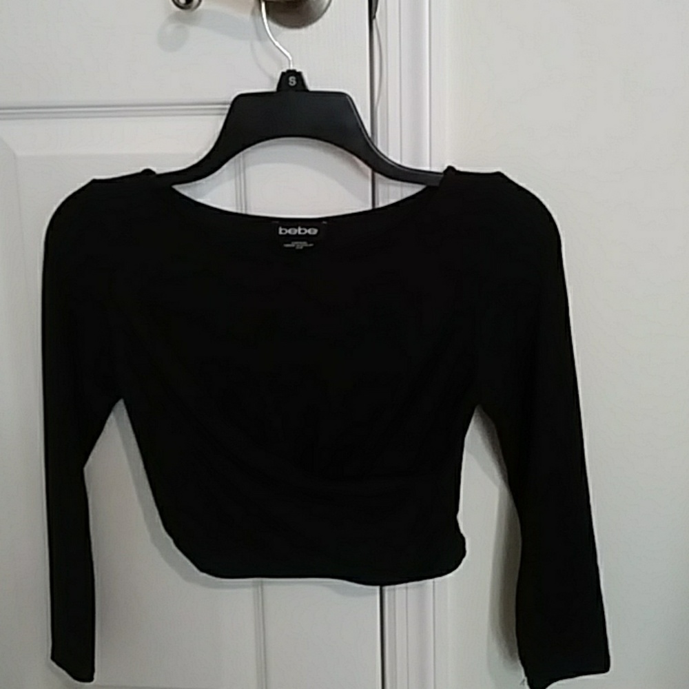 Bebe blk cropped shirt